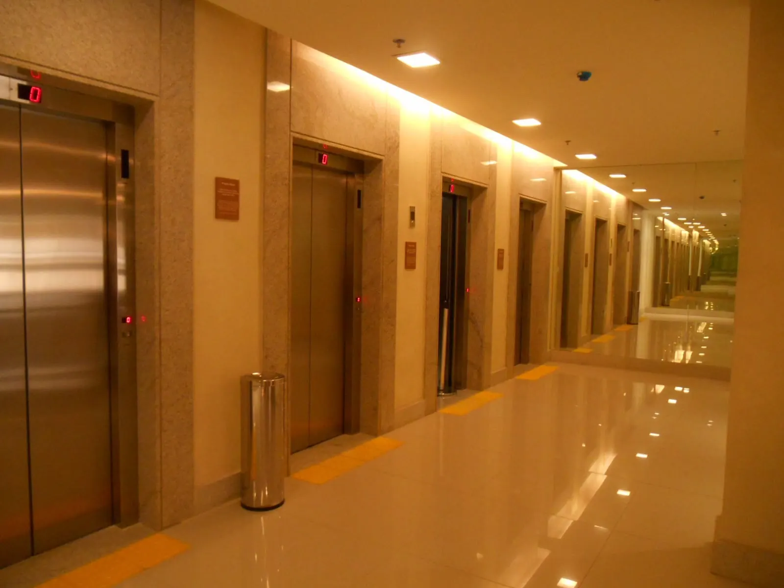 Hall de entrada do Punto Offices